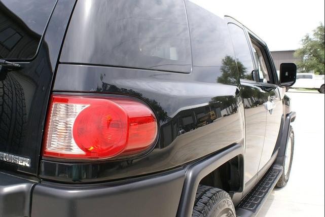 Photo of 2009 Black Toyota FJ Cruiser