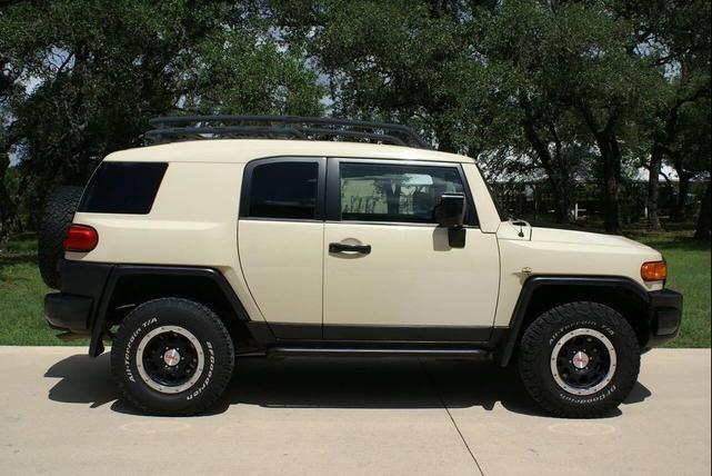 Photo of 2010 Sandstorm Toyota FJ Cruiser