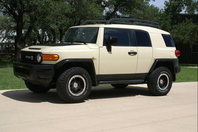 Photo of 2010 Sandstorm Toyota FJ Cruiser