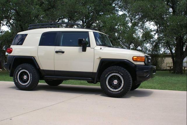 Photo of 2010 Sandstorm Toyota FJ Cruiser