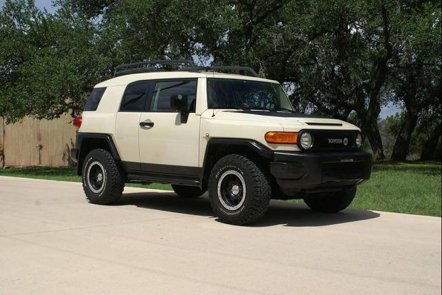 Photo of 2010 Sandstorm Toyota FJ Cruiser
