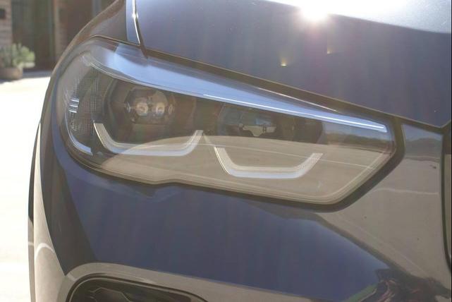 Photo of 2022 Gray BMW X5