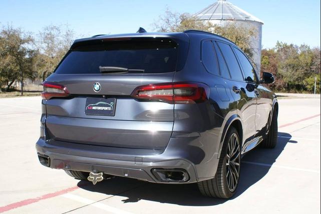 Photo of 2022 Gray BMW X5