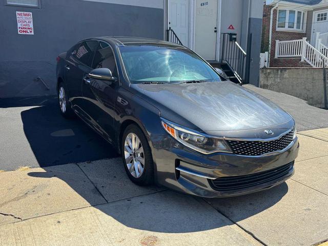 Photo of 2018 Gray Kia Optima