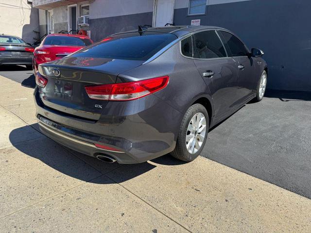Photo of 2018 Gray Kia Optima