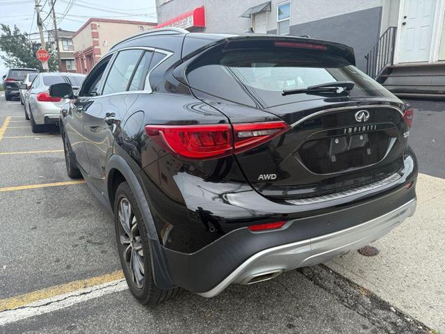 Photo of 2017 Black Obsidian INFINITI QX30
