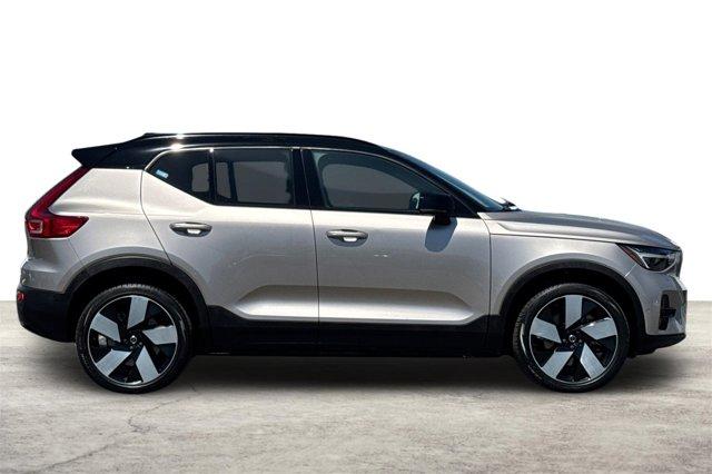 Photo of 2023 Bright Dusk Metallic Volvo XC40 Recharge Pure Electric