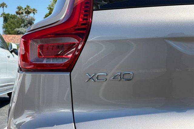 Photo of 2023 Bright Dusk Metallic Volvo XC40 Recharge Pure Electric