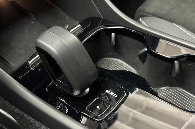 Photo of 2023 Bright Dusk Metallic Volvo XC40 Recharge Pure Electric