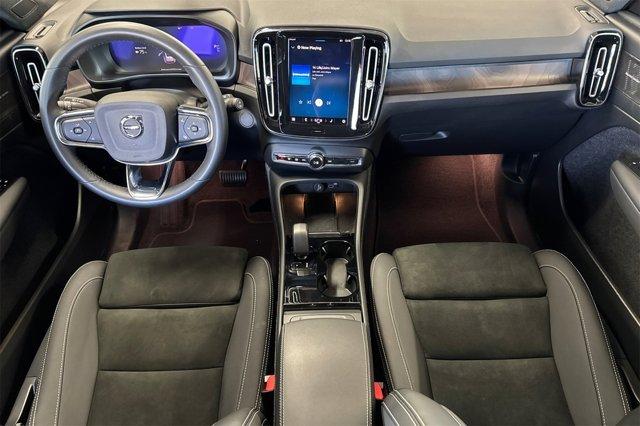 Photo of 2023 Bright Dusk Metallic Volvo XC40 Recharge Pure Electric