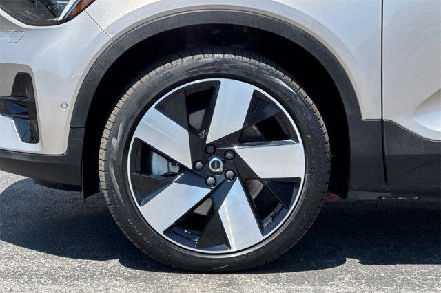 Photo of 2023 Bright Dusk Metallic Volvo XC40 Recharge Pure Electric