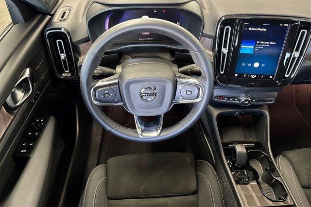 Photo of 2023 Bright Dusk Metallic Volvo XC40 Recharge Pure Electric