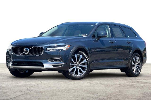 Photo of 2024 Denim Blue Metallic Volvo V90 Cross Country