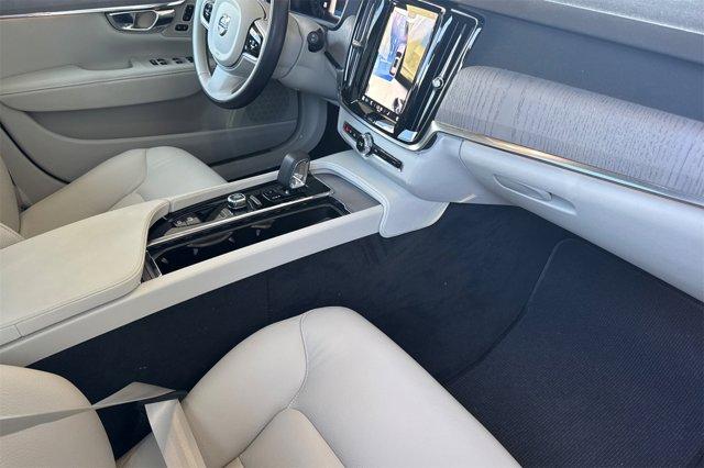 Photo of 2024 Denim Blue Metallic Volvo V90 Cross Country