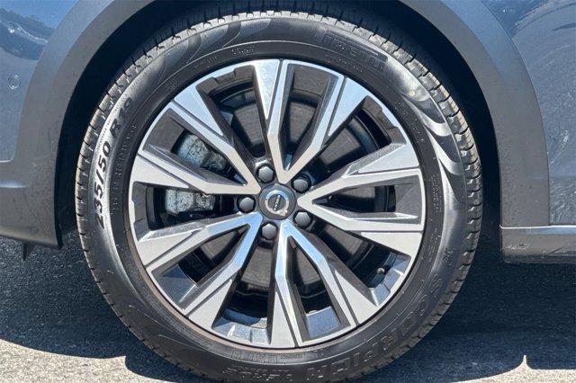 Photo of 2024 Denim Blue Metallic Volvo V90 Cross Country
