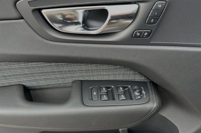 Photo of 2025 Bright Dusk Metallic Volvo XC60
