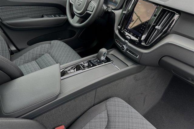 Photo of 2025 Bright Dusk Metallic Volvo XC60