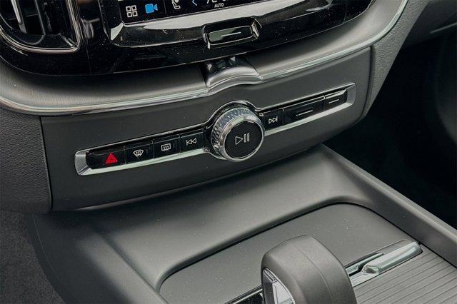 Photo of 2025 Bright Dusk Metallic Volvo XC60