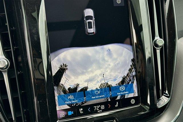 Photo of 2025 Bright Dusk Metallic Volvo XC60