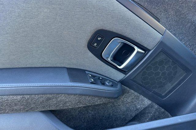 Photo of 2018 Fluid Black w/BMW i Frozen Blue Accent BMW i3