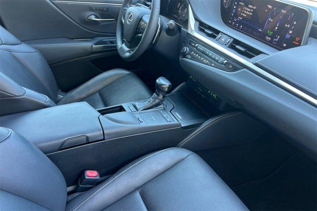 Photo of 2020 Ultra White Lexus ES 350