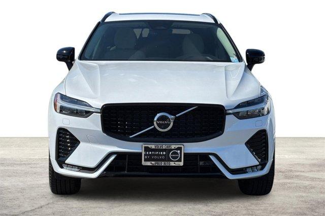 Photo of 2023 Crystal White Metallic Volvo XC60