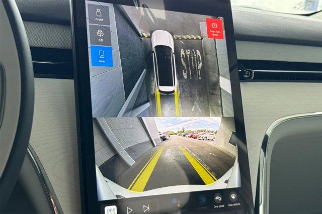 Photo of 2025 Crystal White Volvo EX90