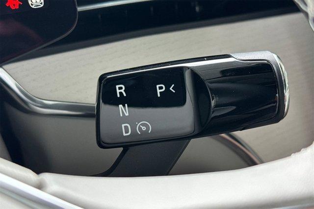 Photo of 2025 Crystal White Volvo EX90