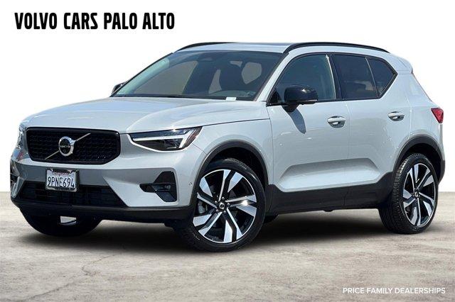 2025 Volvo XC40