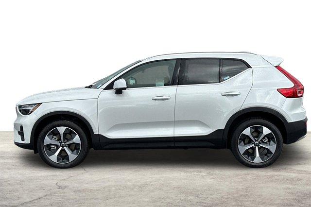Photo of 2025  Volvo XC40