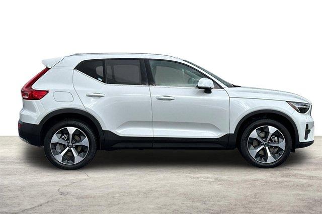 Photo of 2025  Volvo XC40