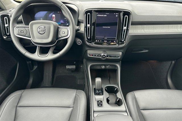 Photo of 2025  Volvo XC40