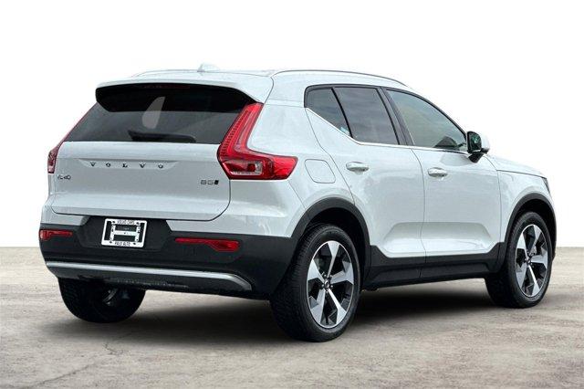Photo of 2025  Volvo XC40