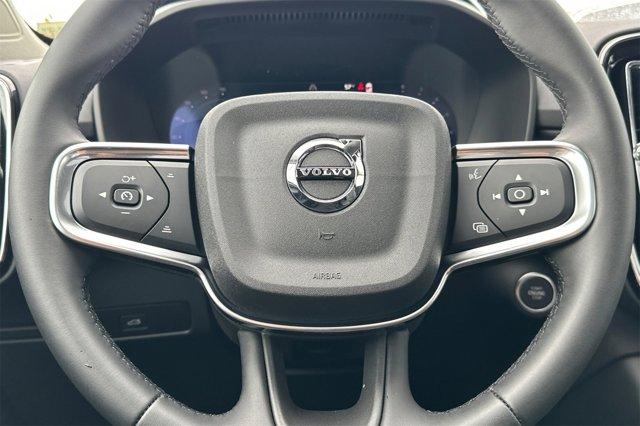 Photo of 2025  Volvo XC40