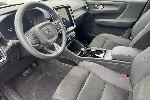 Photo of 2023 Thunder Volvo XC40 Recharge Pure Electric