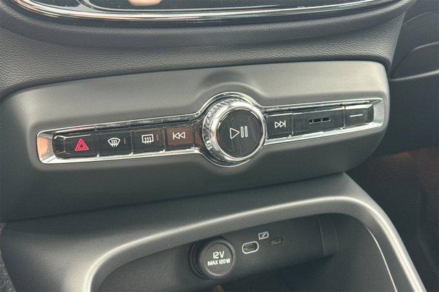 Photo of 2023 Thunder Volvo XC40 Recharge Pure Electric