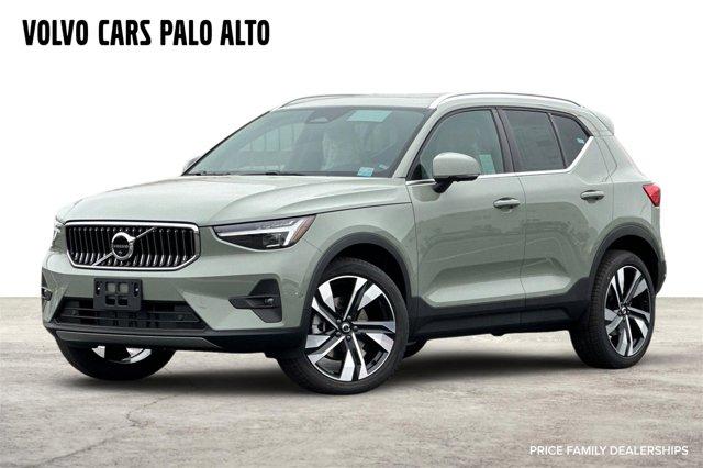 2025 Volvo XC40