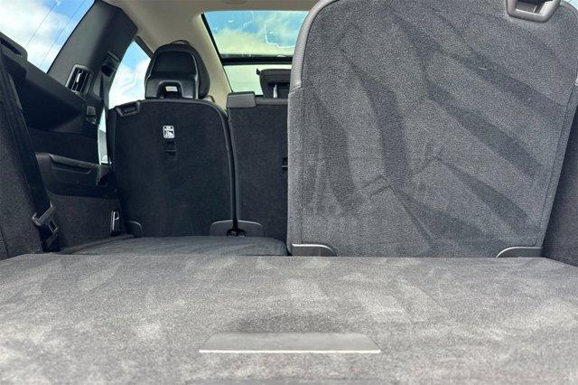 Photo of 2025 Vapour Gray Metallic Volvo XC90 Plug-In Hybrid