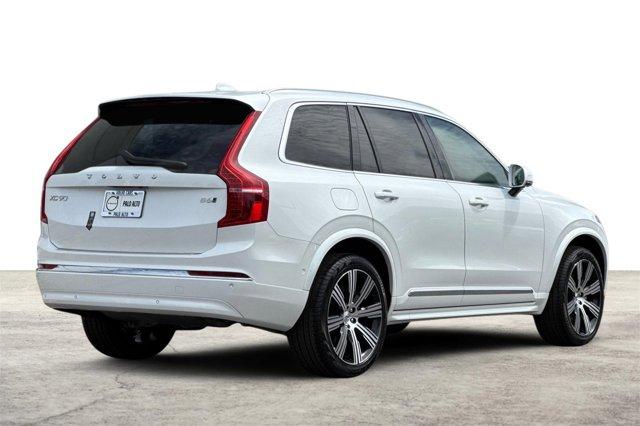 Photo of 2025 Crystal White Volvo XC90