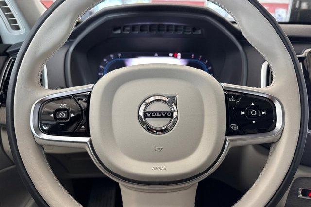 Photo of 2025 Crystal White Volvo XC90