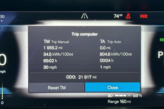 Photo of 2023 Crystal White Volvo XC40 Recharge Pure Electric