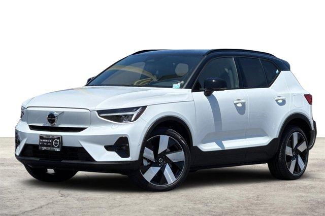 Photo of 2023 Crystal White Volvo XC40 Recharge Pure Electric