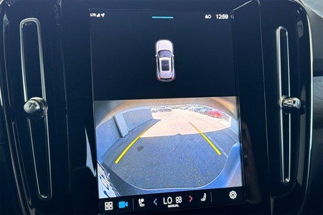 Photo of 2023 Crystal White Volvo XC40 Recharge Pure Electric