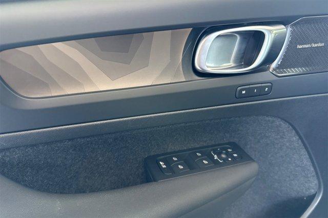 Photo of 2023 Crystal White Volvo XC40 Recharge Pure Electric