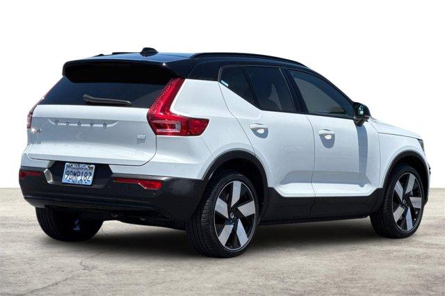 Photo of 2023 Crystal White Volvo XC40 Recharge Pure Electric
