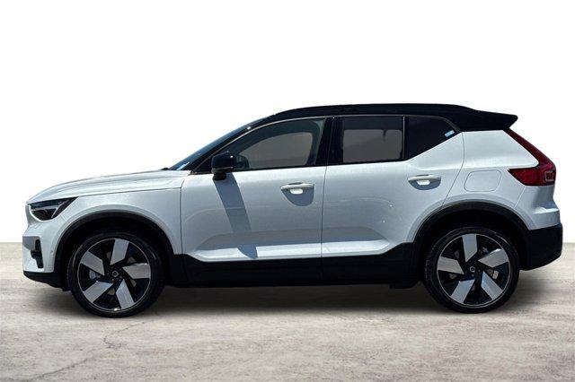 Photo of 2023 Crystal White Volvo XC40 Recharge Pure Electric