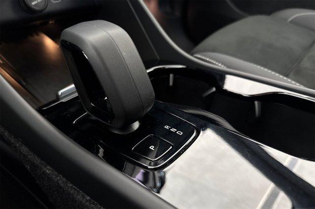 Photo of 2023 Crystal White Volvo XC40 Recharge Pure Electric