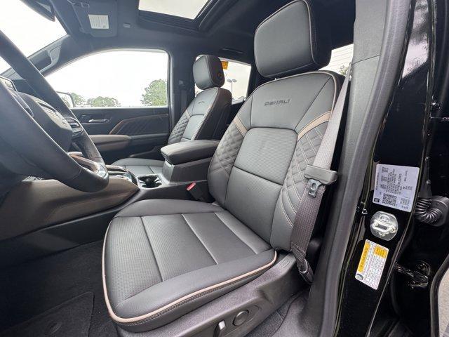 Photo of 2025 Onyx Black GMC Canyon