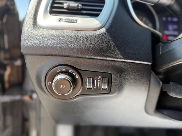 Photo of 2018 Diamond Black Crystal Pearlcoat Jeep Compass