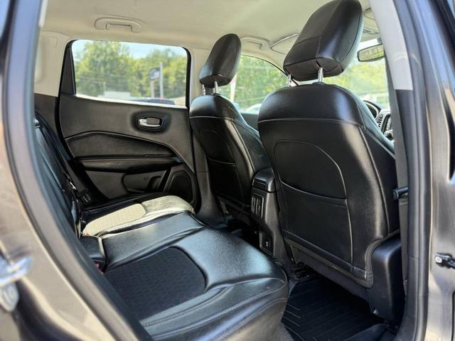 Photo of 2018 Diamond Black Crystal Pearlcoat Jeep Compass